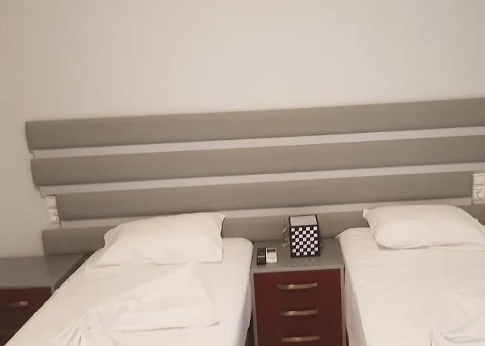 Ola Kala And * Vlikhon